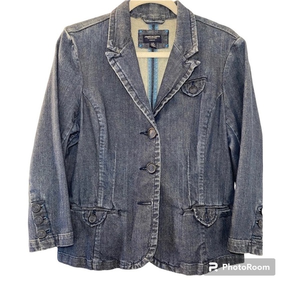 American Eagle Outfitters Jackets & Blazers - American Eagle Outfitters denim blazer, size Large. Lightweight, Cotton.